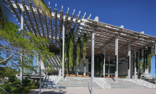 Perez-Art-Museum__2018_Pérez-Art-Museum-Miami,-east-facade.-Photo-by-Daniel-Azoulay-Photography